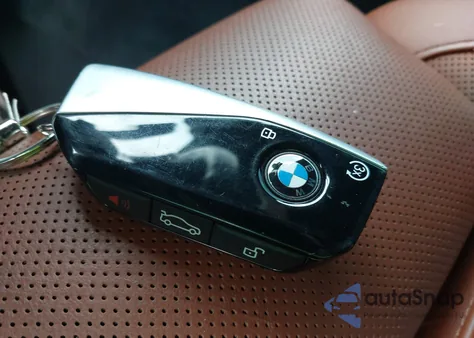 2024 BMW X7 xDrive40I z USA, uszkodzony, nr VIN 5UX23EM02R9S16477